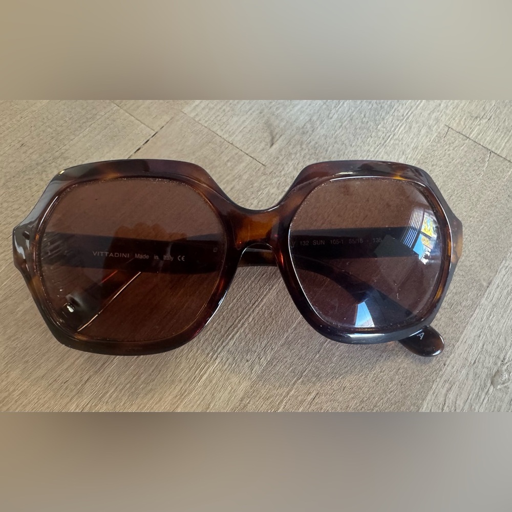 Adrienne Vittadini tortoise shell geometric shape Sunglasses